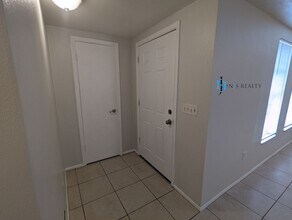 11110 White Oak Ln in Port Richey, FL - Building Photo - Building Photo