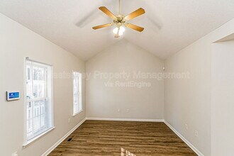 112 Burt St in Holly Springs, NC - Foto de edificio - Building Photo