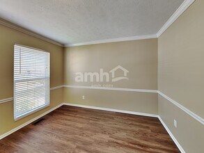 1001 Vixen Dr in Cincinnati, OH - Foto de edificio - Building Photo