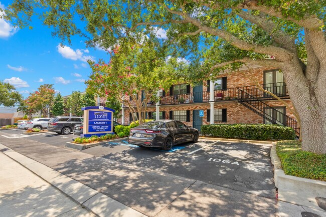 Lakeside V in Metairie, LA - Foto de edificio - Building Photo