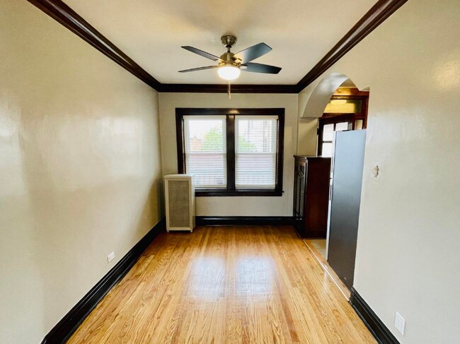 property at 4207 N Linder Ave