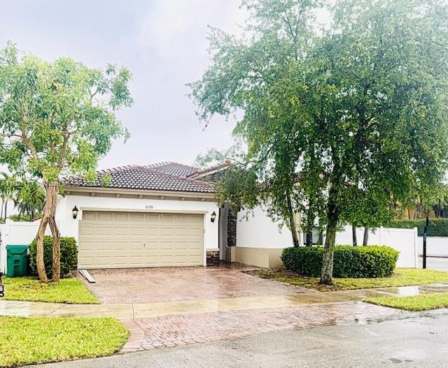 16186 SW 65th Ln in Miami, FL - Building Photo
