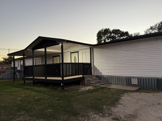 property at 718 Manor St