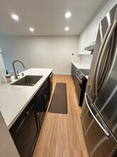 960 Shorepoint Ct, Unit 212 in Alameda, CA - Foto de edificio - Building Photo