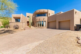 13448 E Bloomfield Dr in Scottsdale, AZ - Foto de edificio - Building Photo