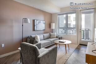 6701 Shellmound St, Unit FL4-ID1467 in Emeryville, CA - Building Photo