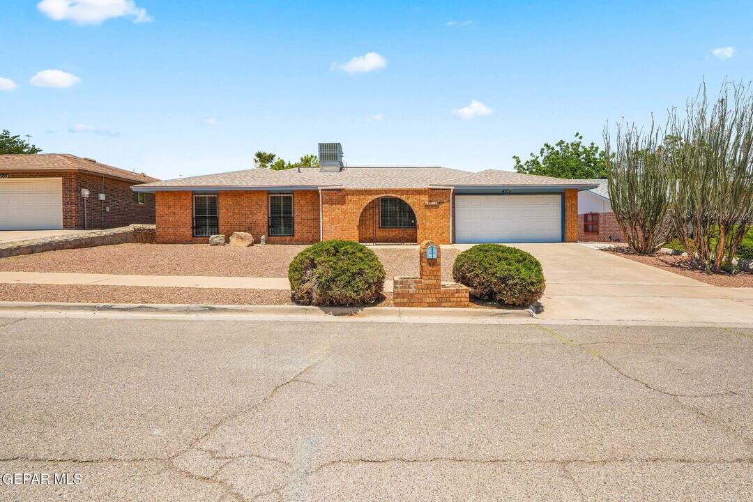 4513 Sky Hawk Ave in El Paso, TX - Building Photo