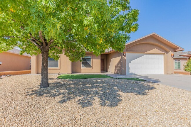 1422 Puesta Del Sol in Alamogordo, NM - Building Photo - Building Photo