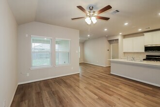 1022 Modesto Dr in Arcola, TX - Building Photo - Building Photo