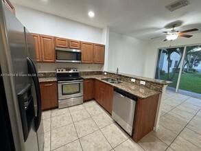 21211 NW 14th Pl in Miami Gardens, FL - Building Photo - Building Photo