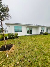 3745 Cedar Pl in Fort Pierce, FL - Building Photo - Building Photo