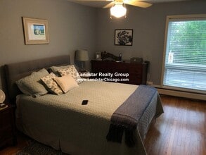 1327 Chicago Ave, Unit 404 in Evanston, IL - Building Photo - Building Photo