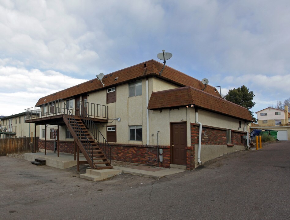 1075 Magnolia St in Colorado Springs, CO - Building Photo