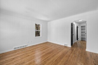 18525 Westmoreland Rd in Detroit, MI - Building Photo - Building Photo