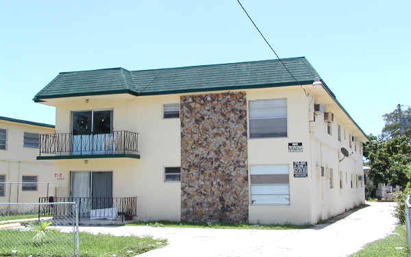 1054 NW 5th St in Miami, FL - Building Photo - Building Photo