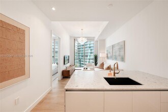 2655 S Bayshore Dr in Miami, FL - Building Photo - Building Photo