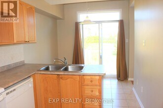 176 Colliston Crescent in Ottawa, ON - Building Photo - Building Photo