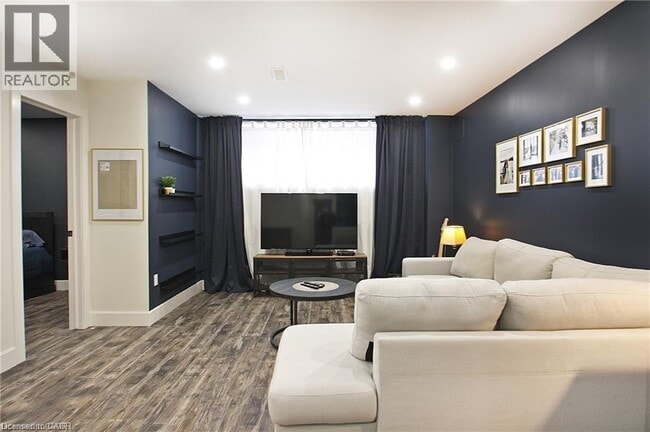 property at 23 Scarletwood St