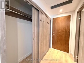 27 McMahon Dr in Toronto, ON - Building Photo - Building Photo