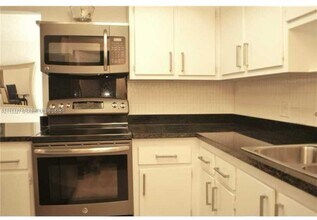 2451 SW 82nd Ave, Unit 106 in Davie, FL - Building Photo - Building Photo