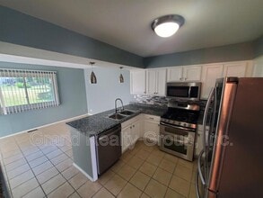 1046 Cumberland Ct in Vernon Hills, IL - Building Photo - Building Photo