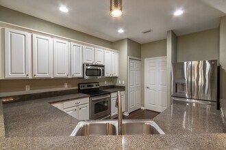 12806 NW 11th Pl in Newberry, FL - Building Photo - Building Photo