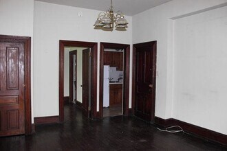 208 Summit Ave, Unit 1A in Fort Washington, PA - Foto de edificio - Building Photo