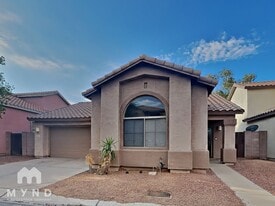 8921 E Crescent Ave in Mesa, AZ - Building Photo