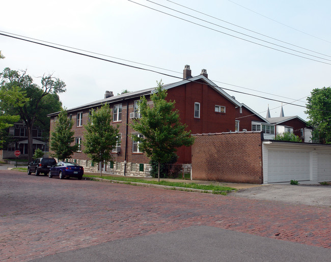 1006 Walsh St in St. Louis, MO - Building Photo - Building Photo