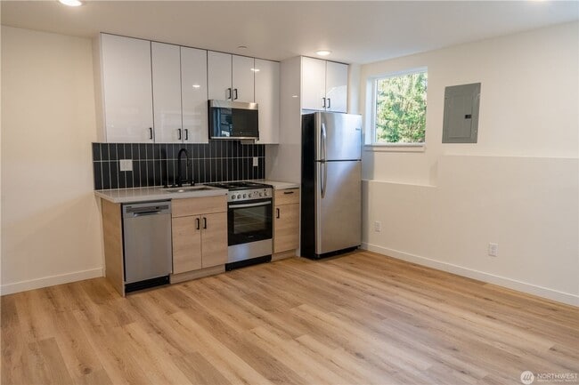 9234 35th Ave SW in Seattle, WA - Building Photo - Building Photo