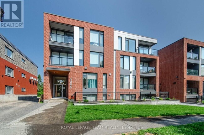 property at 1295 Summerville Ave