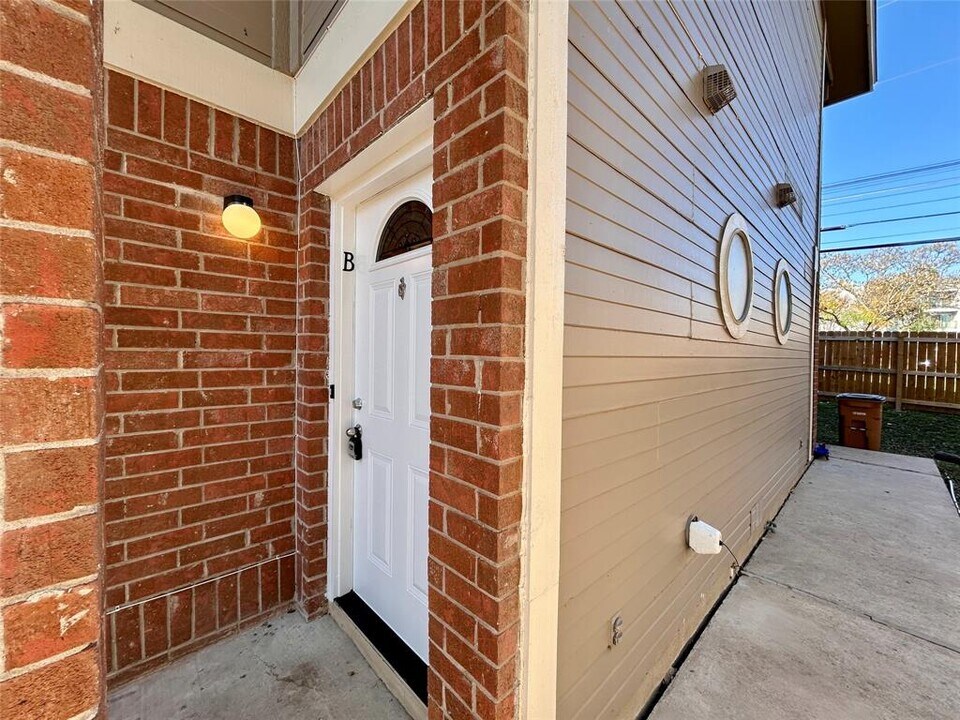 2010 Kirksey Dr in Austin, TX - Building Photo