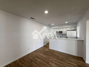 5019 Starfire St in Kirby, TX - Foto de edificio - Building Photo