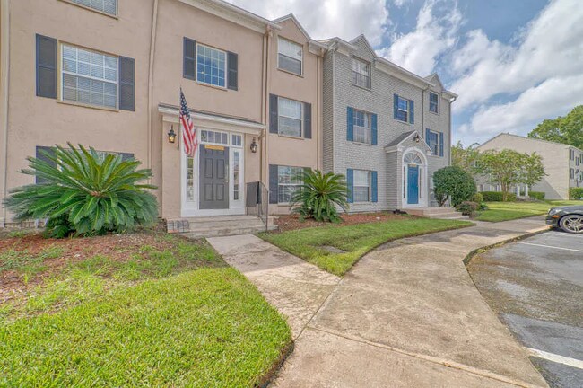 property at 4326 Plaza Gate Ln S