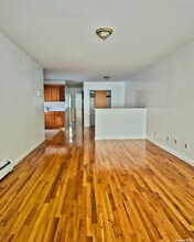 25-28 35th St in Queens, NY - Building Photo - Building Photo