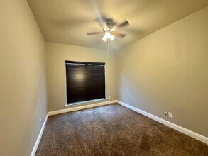6132 Whitebark Dr in Mobile, AL - Building Photo - Building Photo