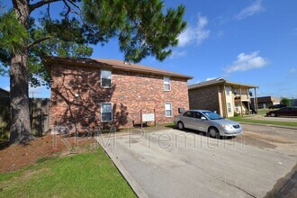 2150 N Sherwood Forest Dr in Baton Rouge, LA - Building Photo - Building Photo