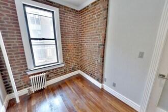 416 E 13th St in New York, NY - Building Photo - Building Photo