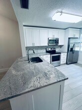 6528 Via Regina in Boca Raton, FL - Building Photo - Building Photo