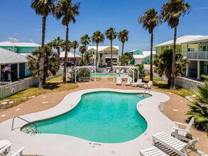 156 Royal Sands Blvd in Port Aransas, TX - Building Photo - Building Photo