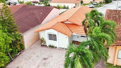 2524 W 65th St in Hialeah, FL - Building Photo - Building Photo