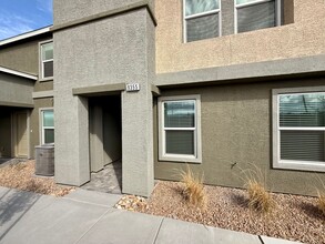 9355 Jade Mesa St in Las Vegas, NV - Foto de edificio - Building Photo