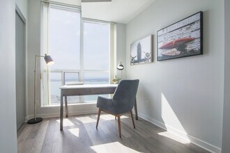 8 York St in Toronto, ON - Building Photo - Building Photo