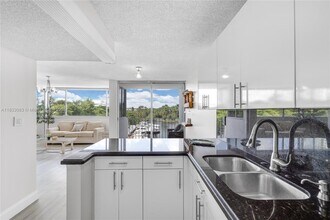 1700 NW N River Dr in Miami, FL - Building Photo - Building Photo