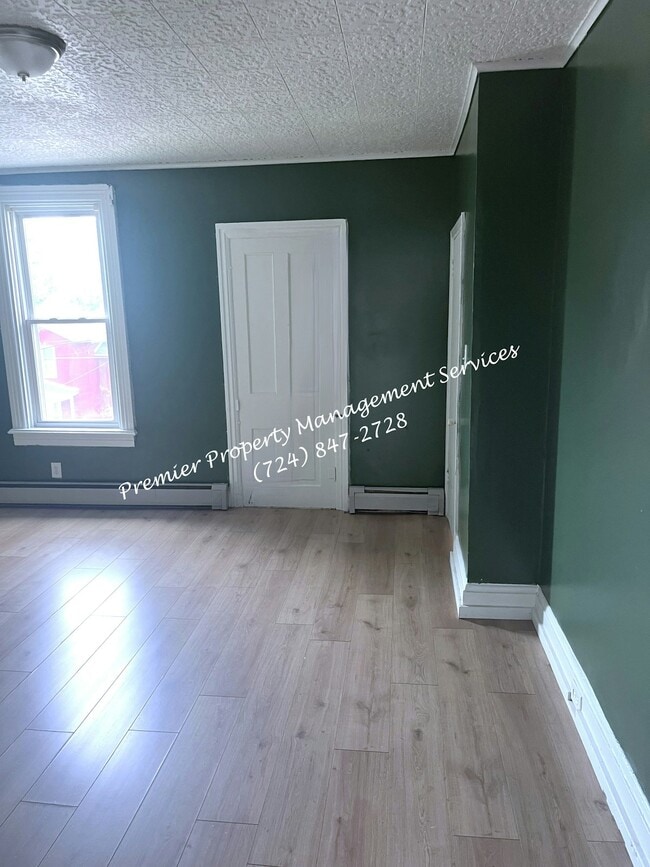 1206 9th Ave in Beaver Falls, PA - Building Photo - Building Photo