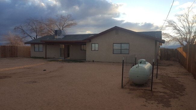 19660 Neuralia Rd in California City, CA - Building Photo - Building Photo