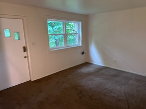 244 Analomink St in East Stroudsburg, PA - Building Photo - Building Photo