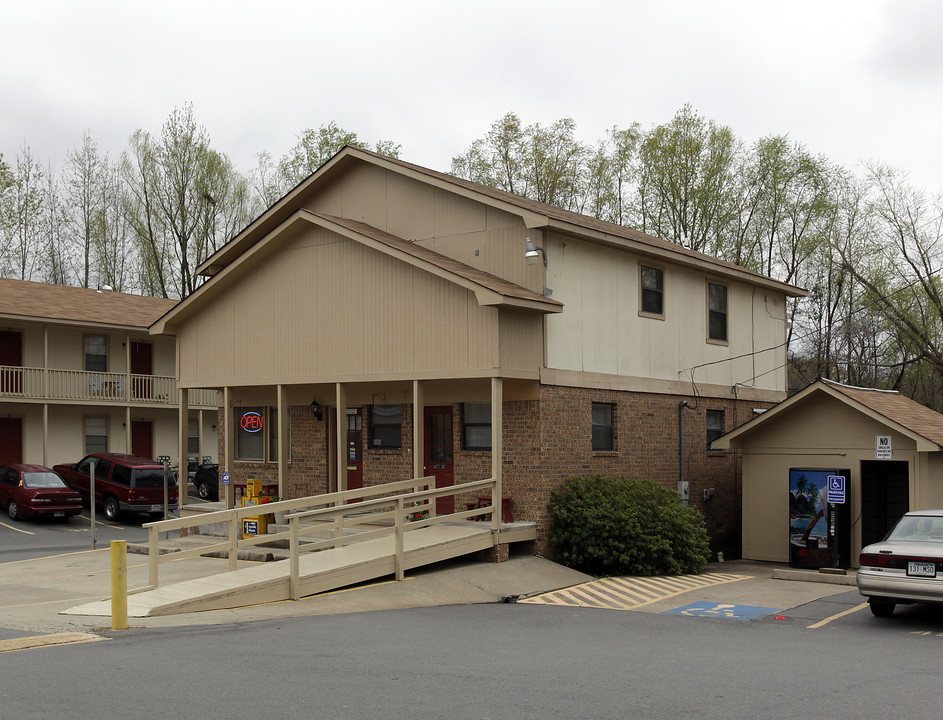 New Brittany Apartments in Jacksonville, AR - Building Photo