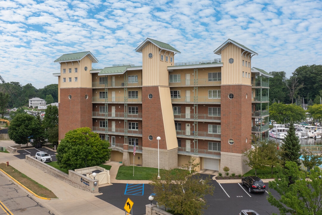 Riverwatch Condominiums in South Haven, MI - Building Photo