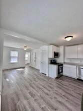 90 Brook Rd in Quincy, MA - Foto de edificio - Building Photo